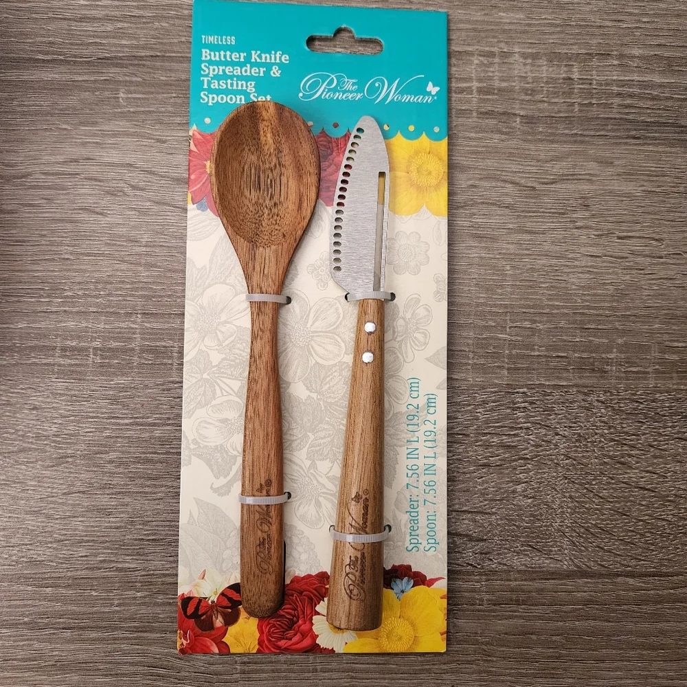 The Pioneer Woman Baker Tote/ Spoon Set Bundle